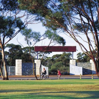 Karlkurla Bushland Park is a short walk away